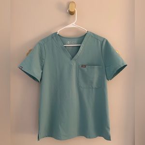 Figs Catarina One Pocket Scrub Top - Sea Glass - Size Medium